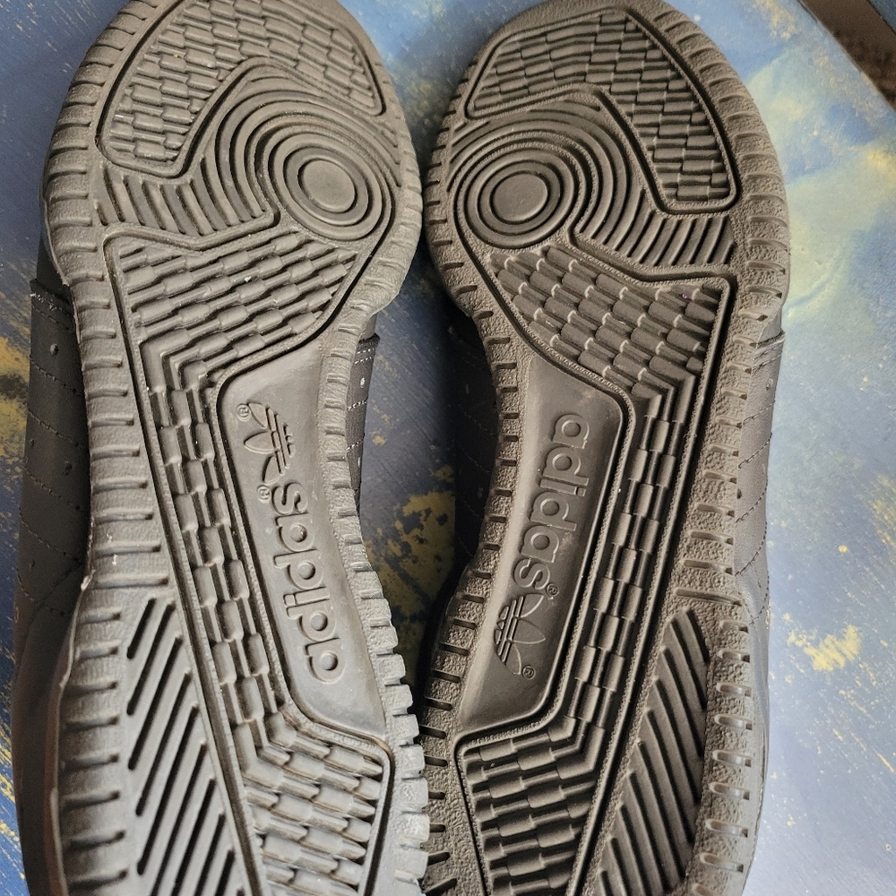 Adidas Yeezy Powerphase Core Black Sneakers Youth Shoes‎ Size 5 - Picture 7 of 8